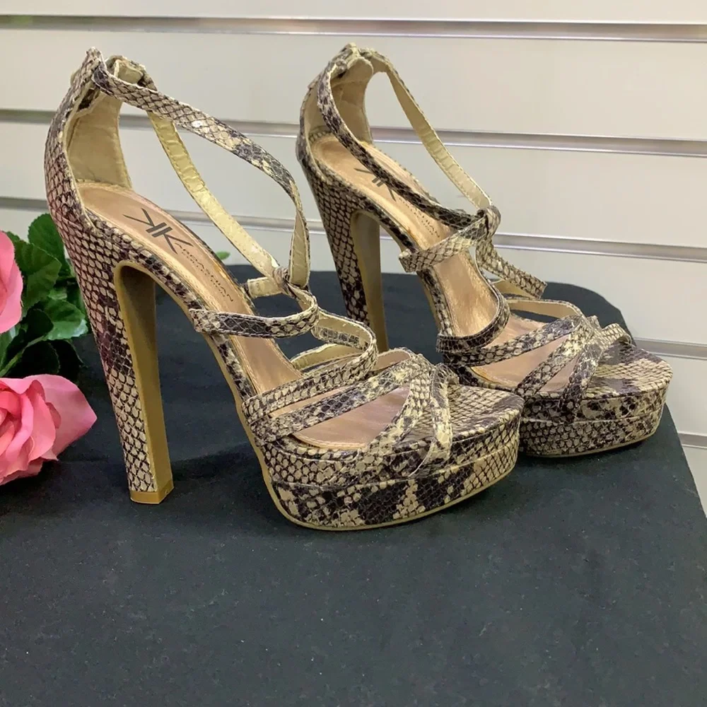 Kardashian Kollection Python Heel - Picture 2 of 7